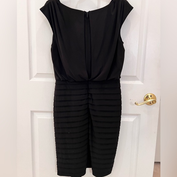Adrianna Papell Women’s Black Short Sleeve Dress. Size 8 - Picture 4 of 4